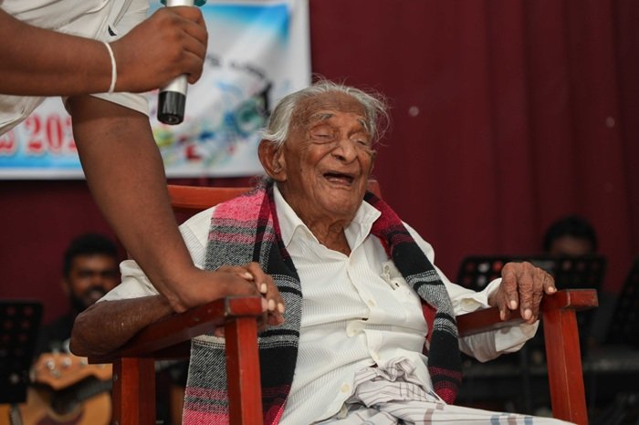 Bolland-Hakuru-Meniyel-Oldest-man-SL